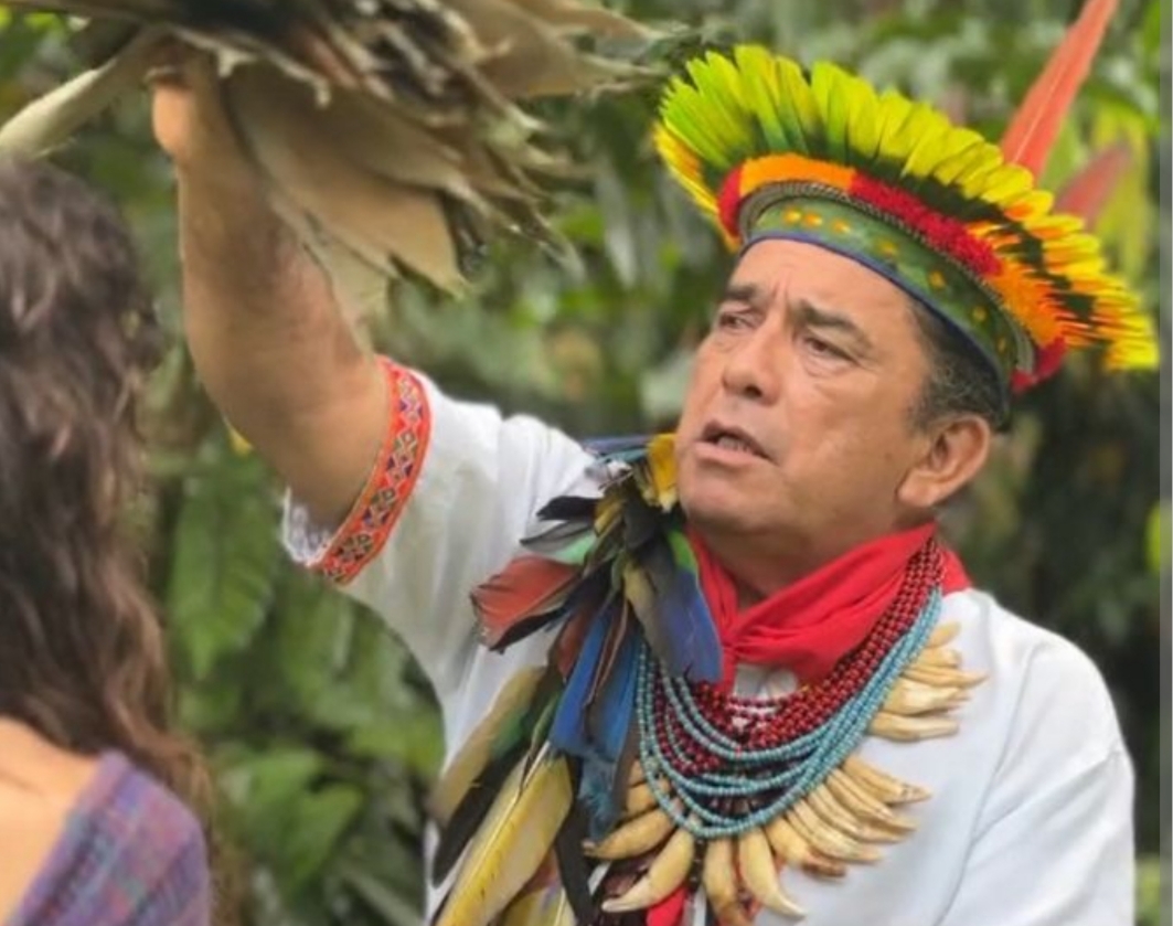 Taita José Mora en un espacio de medicina amazónica
